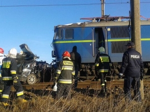 Dwie osoby zginęły w wypadku na przejeździe w Piaskach